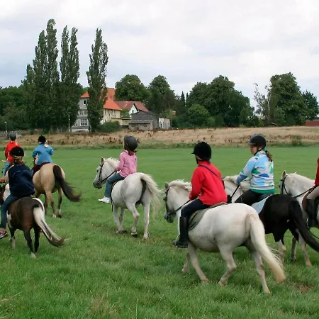 4 Person Holiday In Hébergement de vacances Grömitz