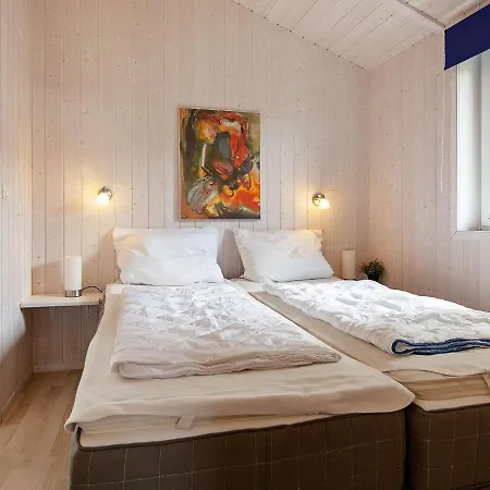 4 Person Holiday In Semesterbostad *