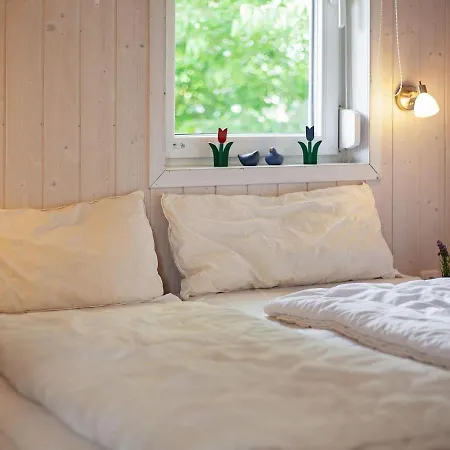 4 Person Holiday In Semesterbostad